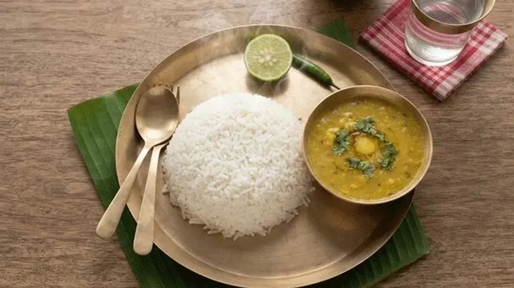গরম ডাল-ভাতে লেবু মেশালে ভিটামিন সি থাকে তো?